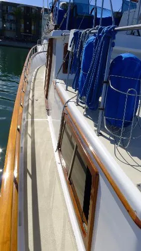 Slide: The Image of Albin 43 Trawler 1979 - 7