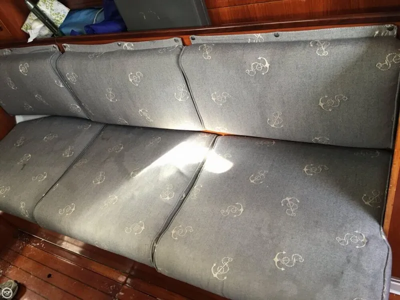 Slide: The Image of Beneteau Moorings 38-2 1992 - 2