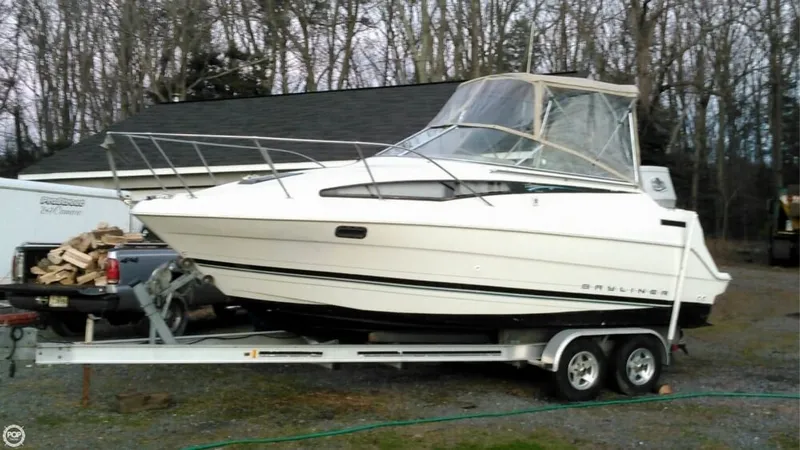Slide: The Image of Bayliner 2355 Ciera 1996 - 3