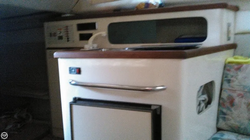 Slide: The Image of Bayliner 2355 Ciera 1996 - 9