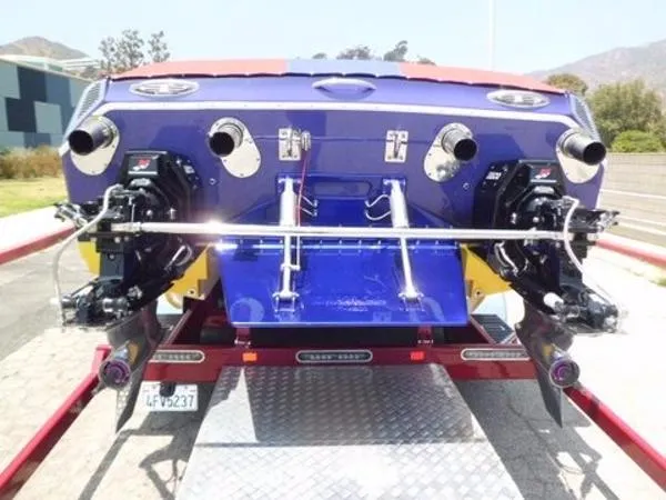 Slide: The Image of Eliminator 33 Daytona 2005 - 6