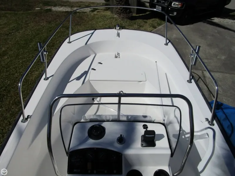 Slide: The Image of Boston Whaler 170 Montauk 2004 - 2