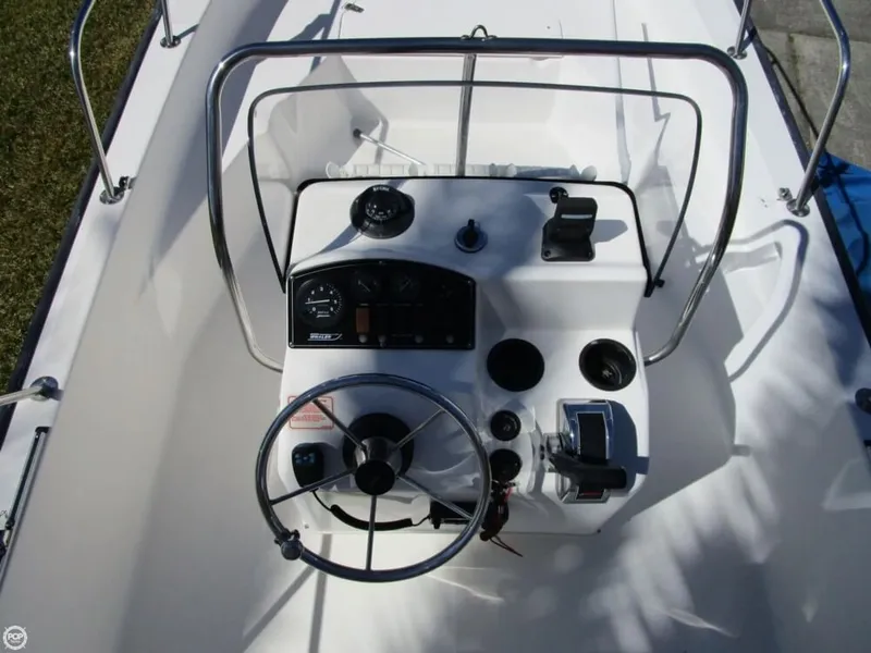 Slide: The Image of Boston Whaler 170 Montauk 2004 - 4