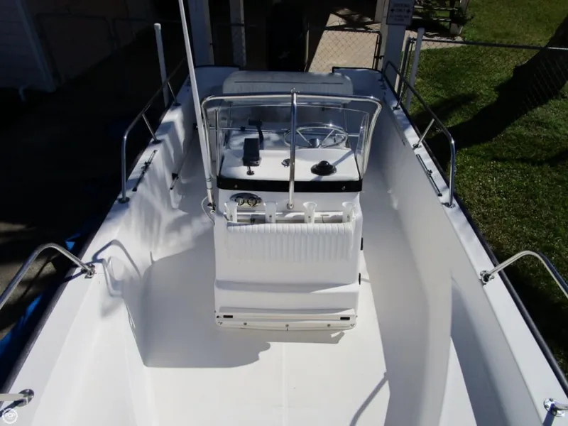 Slide: The Image of Boston Whaler 170 Montauk 2004 - 8
