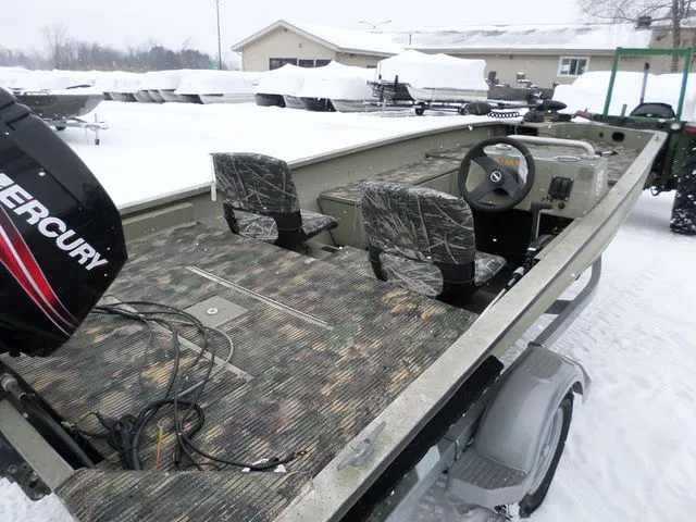 Slide: The Image of Tracker 1754 Grizzle 2003 - 3