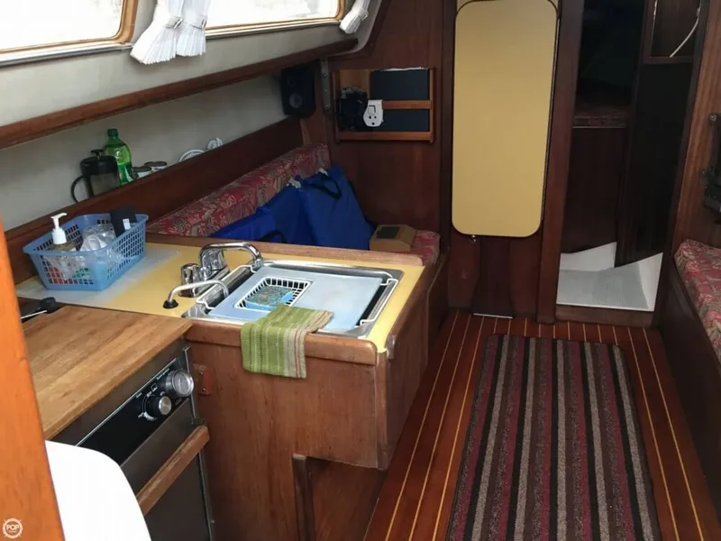 Slide: The Image of Islander Bahama 30 1980 - 8