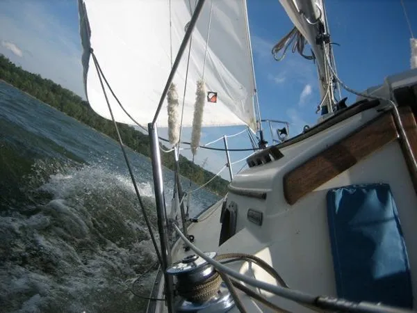 Slide: The Image of Pacific Seacraft Flicka 1980 - 6