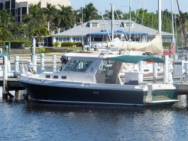 Slide: The Image of Albin 28 Flush Deck w/Generator 2004 - 1