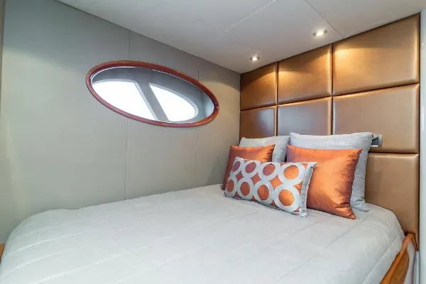 Slide: The Image of Lazzara Yachts 74 Motoryacht 2006 - 10