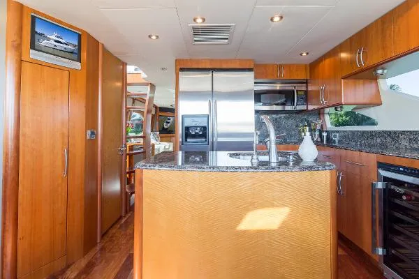 Slide: The Image of Lazzara Yachts 74 Motoryacht 2006 - 6