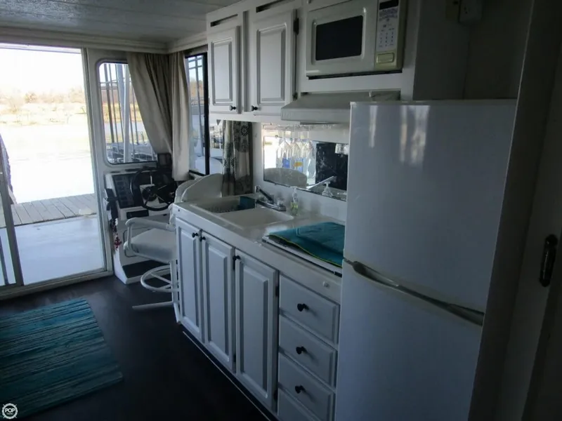 Slide: The Image of Catamaran 35 2002 - 5