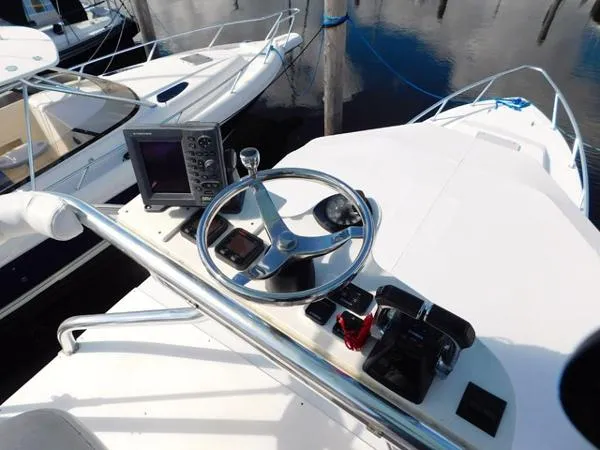 Slide: The Image of Contender 35 Side Console 2006 - 10