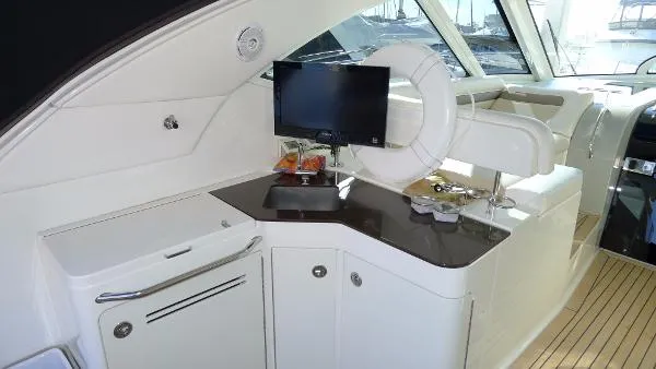 Slide: The Image of Sea Ray 470 Sundancer 2012 - 4