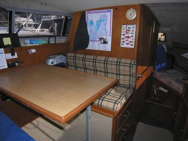 Slide: The Image of Silverton 29 Sport Cruiser 1985 - 5