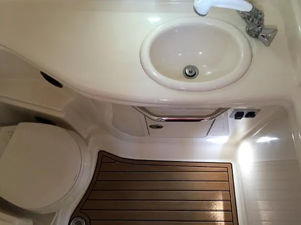 Slide: The Image of Sea Ray 320 Sundancer 2005 - 6