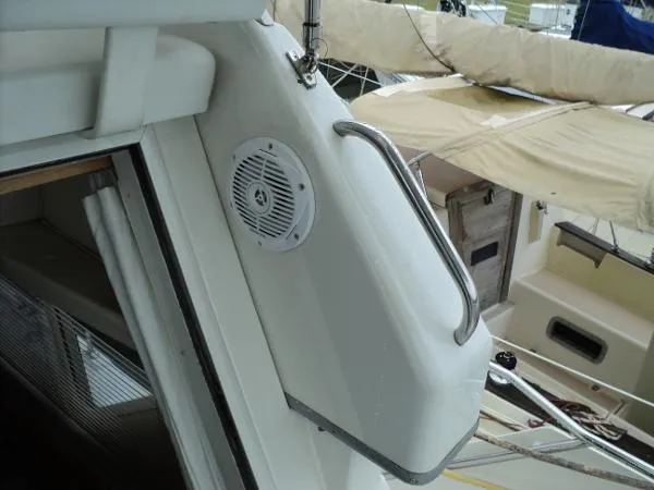 Slide: The Image of Carver Yachts 325 AFT CABIN 1997 - 4