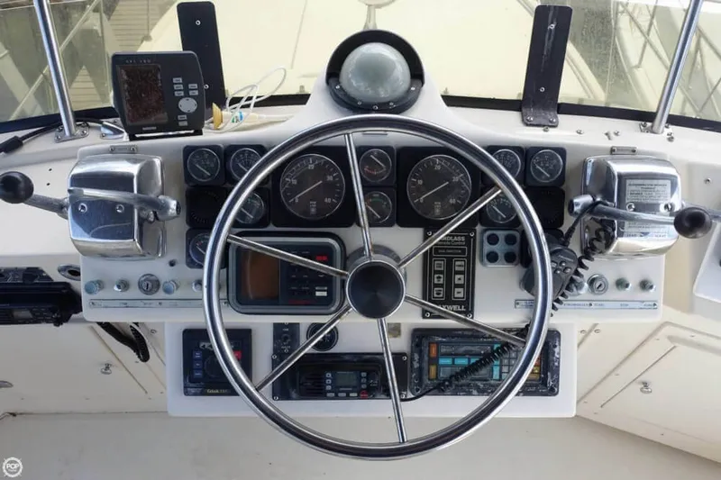 Slide: The Image of Carver Yachts Californian 45 Sundeck Double Cabin 1989 - 10