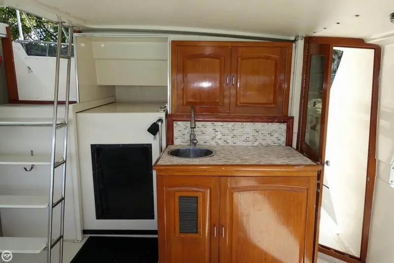 Slide: The Image of Carver Yachts Californian 45 Sundeck Double Cabin 1989 - 7