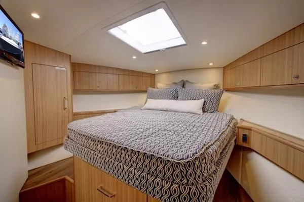 Slide: The Image of Hatteras 45 Express 2017 - 1
