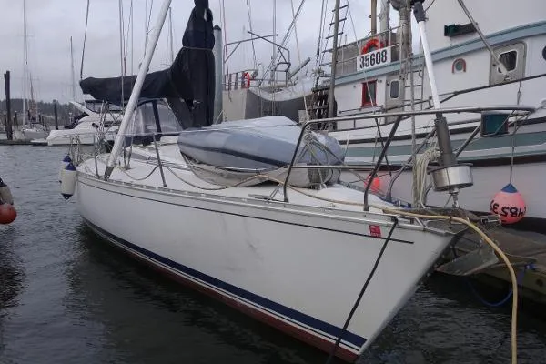 Slide: The Image of Beneteau First 435 1985 - 4