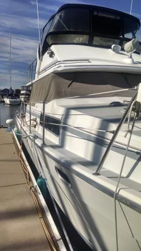 Slide: The Image of Bayliner 3888 Motoryacht 1990 - 4