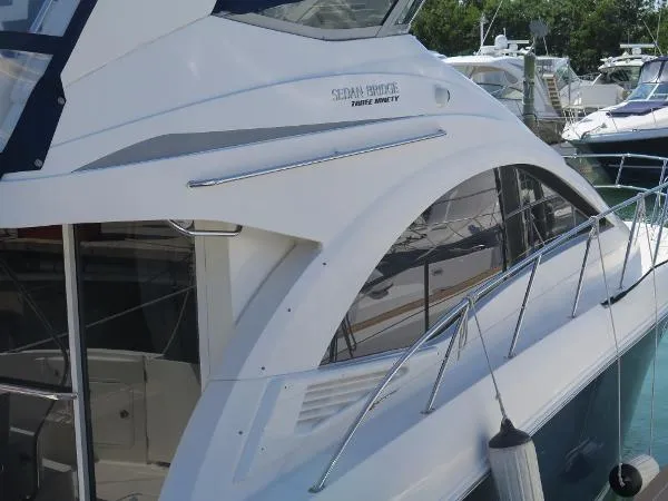 Slide: The Image of Sea Ray 390 Sedan Bridge 2010 - 3