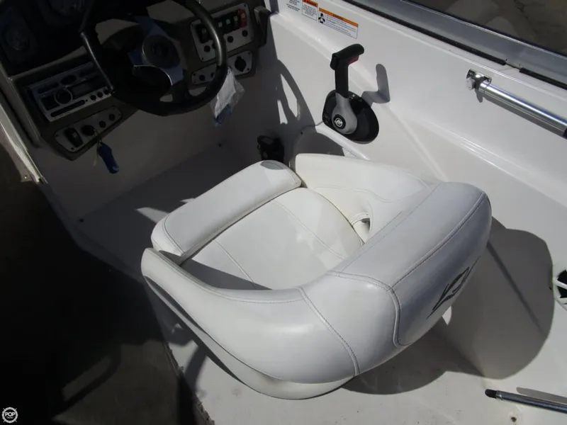 Slide: The Image of Rinker MTX 210 2009 - 4