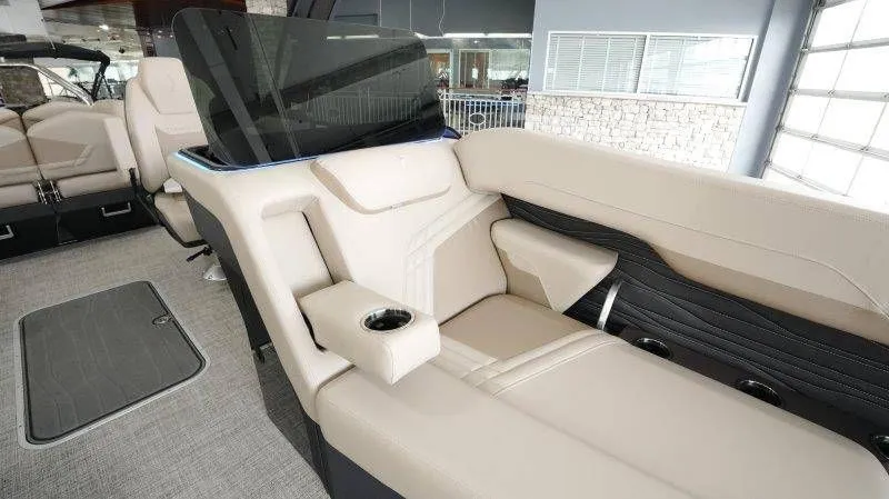 Slide: The Image of Flamingo Rove 24'│26' 2026 - 12