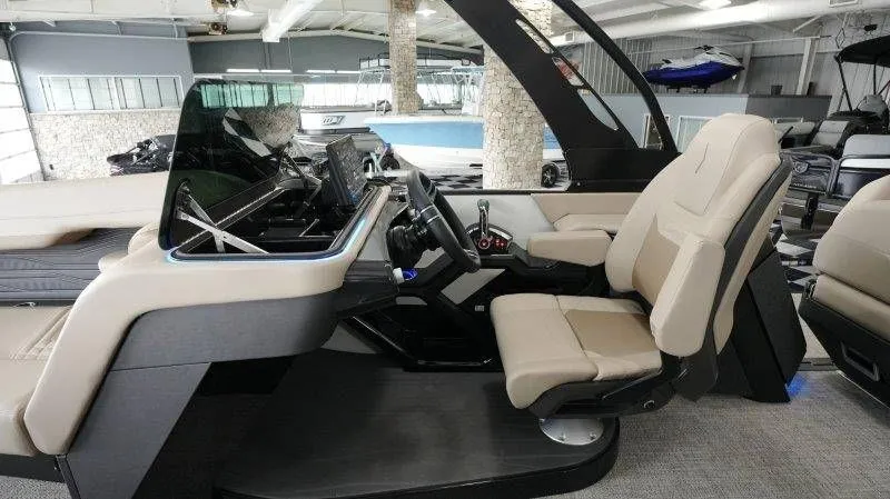 Slide: The Image of Flamingo Rove 24'│26' 2026 - 9