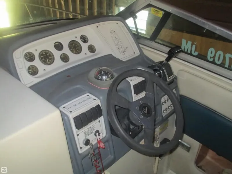Slide: The Image of Crownline Boats 250CR 1993 - 10