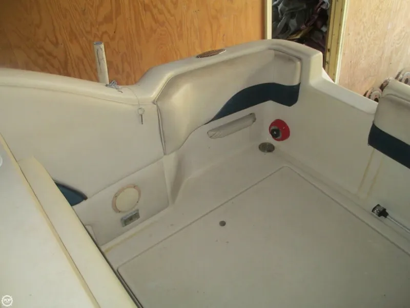 Slide: The Image of Crownline Boats 250CR 1993 - 9