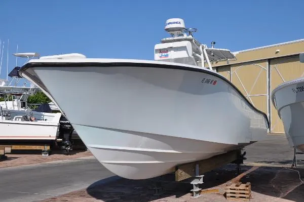 Slide: The Image of Yellowfin 34 2009 - 1