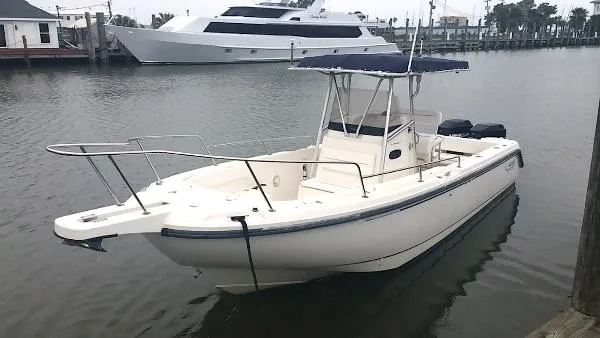Slide: The Image of Boston Whaler 26 Outrage 1998 - 1