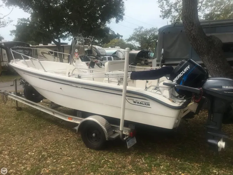 Slide: The Image of Boston Whaler Dauntless 16 2000 - 8