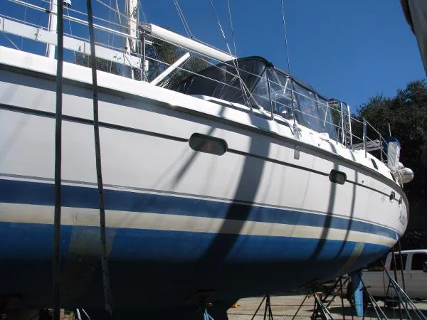 Slide: The Image of Hunter 450 Passage 2001 - 2