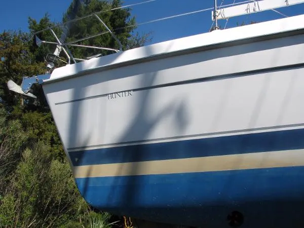 Slide: The Image of Hunter 450 Passage 2001 - 3