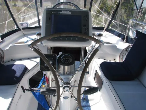 Slide: The Image of Hunter 450 Passage 2001 - 5