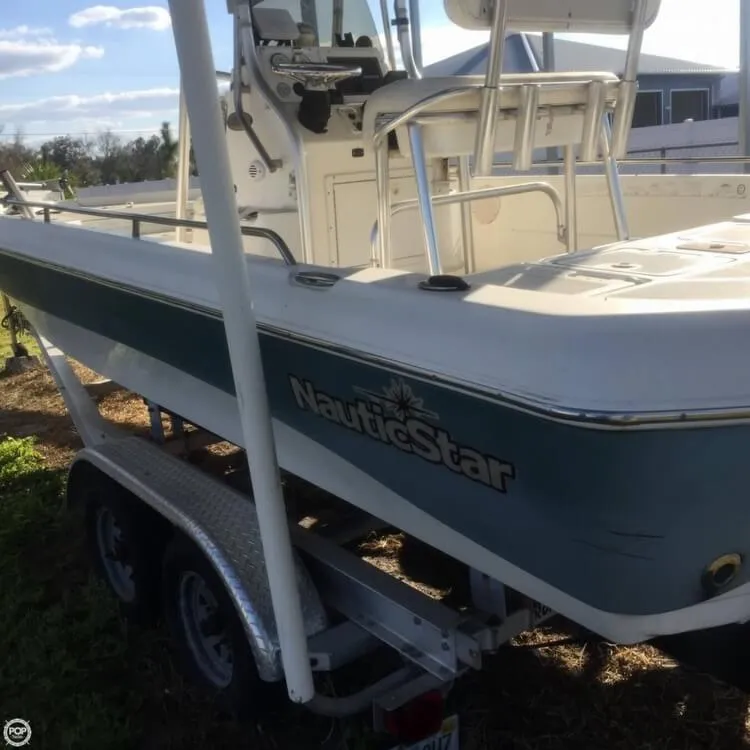 Slide: The Image of NauticStar 2200 2005 - 11