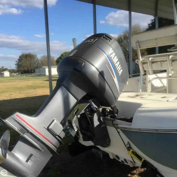 Slide: The Image of NauticStar 2200 2005 - 6