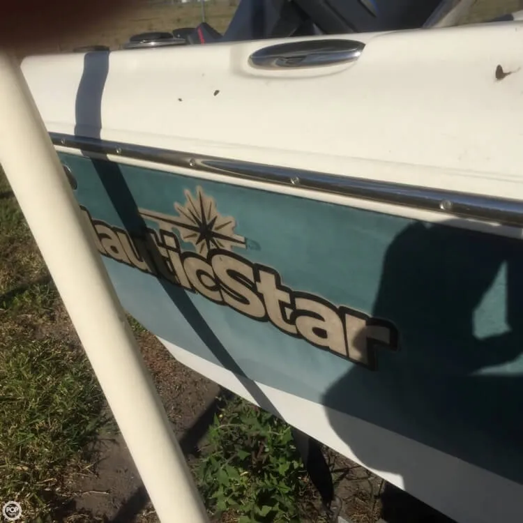 Slide: The Image of NauticStar 2200 2005 - 7