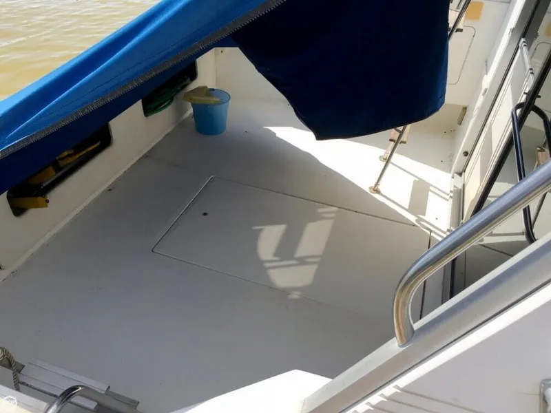 Slide: The Image of Sea Ray 370 Sedan Bridge 1992 - 8