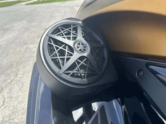 Slide: The Image of Yamaha FX Cruiser HO 2025 - 11