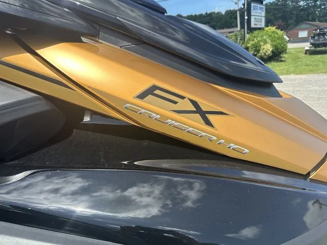 Slide: The Image of Yamaha FX Cruiser HO 2025 - 8