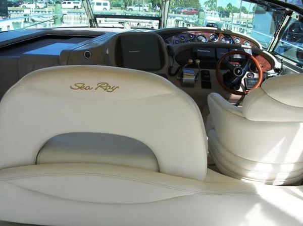 Slide: The Image of Sea Ray Sundancer 2000 - 11