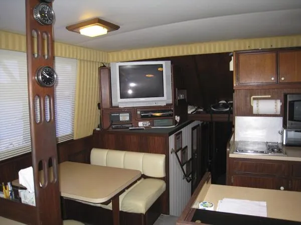 Slide: The Image of Hatteras 52 Convertible 1984 - 3