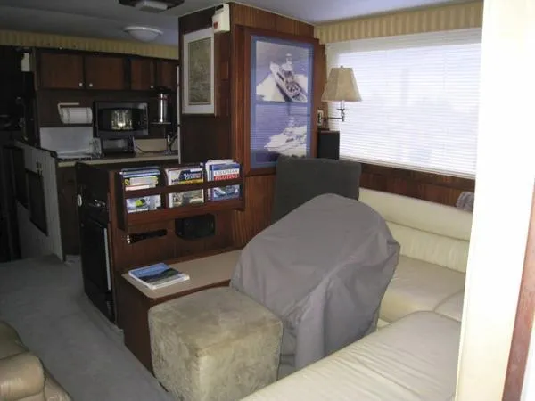 Slide: The Image of Hatteras 52 Convertible 1984 - 4