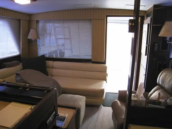 Slide: The Image of Hatteras 52 Convertible 1984 - 5