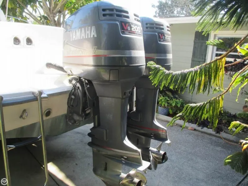 Slide: The Image of Grady-White 252 Sailfish Sportbridge 1994 - 9
