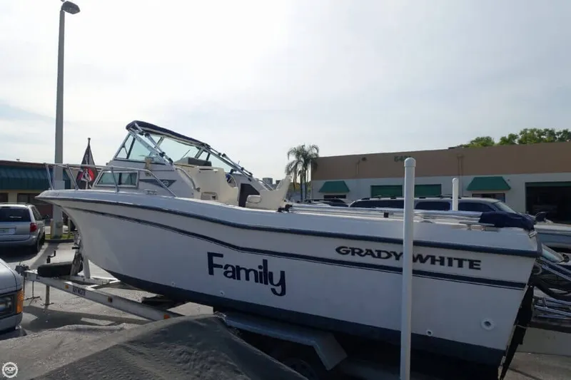 Slide: The Image of Grady-White 228 Seafarer 1988 - 7