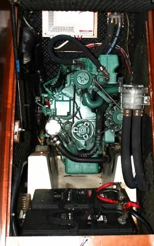Slide: The Image of Beneteau 423 2004 - 6